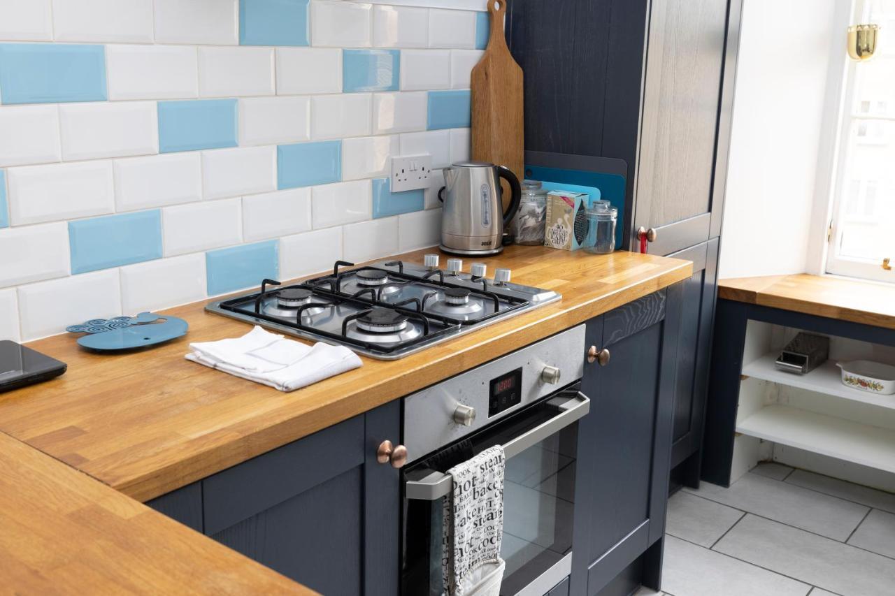 Altido Glamorous 2-Bed Flat Near Edinburgh Castle Exterior photo